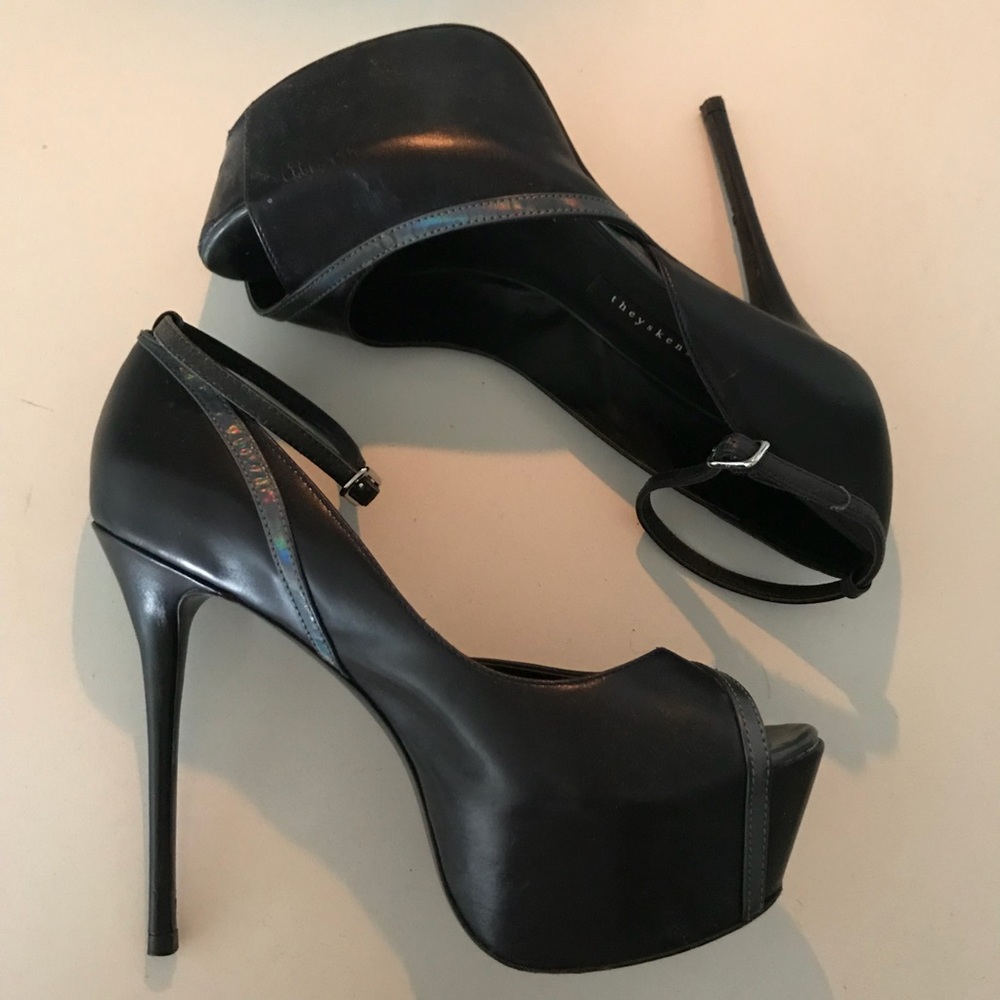 Theyskens Theory heels